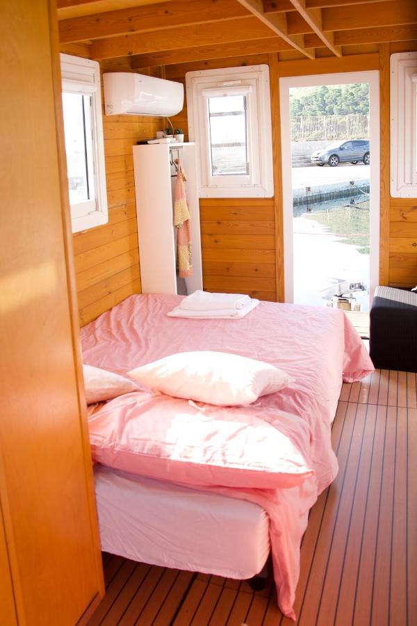 House Boat V Al Poetto 2 Pax Piu' 1 Apartment Каляри Екстериор снимка